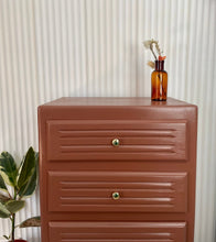 Charger l'image dans la galerie, chiffonnier en bois vintage