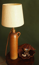 Charger l'image dans la galerie, lampe à poser en grès vintage
