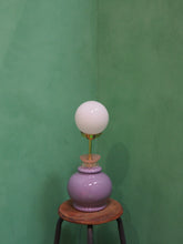 Charger l'image dans la galerie, Lampe à poser vintage - Céramique, opaline, verre et laiton