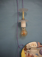 Charger l'image dans la galerie, Baladeuse vintage en verre assemblé et laiton