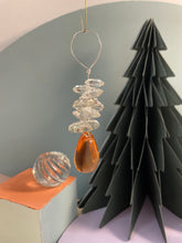 Charger l'image dans la galerie, Décoration upcylée - Pampilles en verre orange - N2
