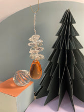 Charger l'image dans la galerie, Décoration upcylée - Pampilles en verre orange - N2
