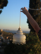 Charger l'image dans la galerie, suspension en verre vintage bleue

