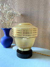 Charger l'image dans la galerie, lampe à poser vintage jaune
