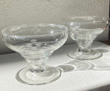Charger l'image dans la galerie, Coupes à champagne - Verre gravé
