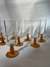 Charger l'image dans la galerie, Flutes à champagne - Pied en verre ambré
