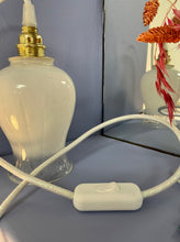 Charger l'image dans la galerie, Lampe baladeuse vintage - Globe tulipe blanc

