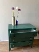 Charger l'image dans la galerie, commode en bois vintage
