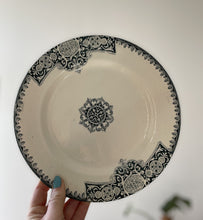 Charger l'image dans la galerie, assiette palissy vintage
