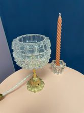 Charger l'image dans la galerie, Lampe à poser vintage - Socle vintage, tige laiton et globe en verre pointe de diamants
