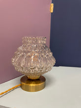 Charger l'image dans la galerie, Lampe à poser vintage - Globe en verre moulé transparent
