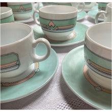 Charger l'image dans la galerie, lot de tasses anciennes brocante paris
